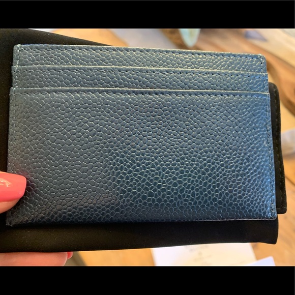 ****SOLD*****Authentic Chanel O card holder in turquoise - Picture 3 of 6